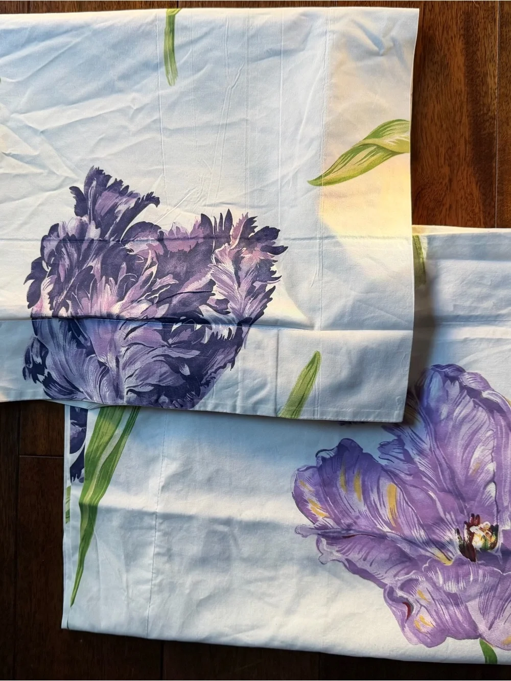 Pottery Barn 100% Cotton White On Floral 2 Standard Pillow Sham.